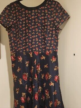 Brooks Brothers Navy Floral Casual Dress with Red and Cream Roses